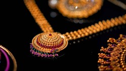 Why These Rules Matter: If you are planning to return to India with gold jewellery, knowing the customs rules can save you from unnecessary delays and extra charges at the airport. The permitted limit depends on your eligibility and the jewellery you are carrying.