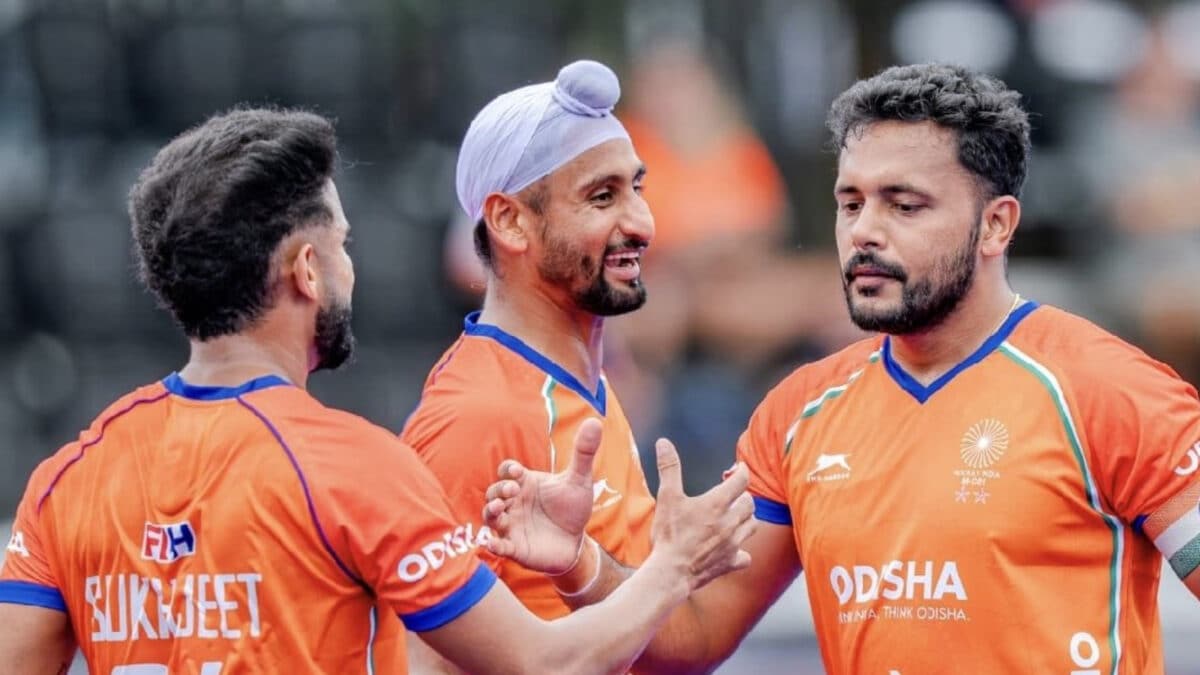 Embarrassment For India! Harmanpreet Singh Shown Yellow For Too Many Men On The Field | Hockey News