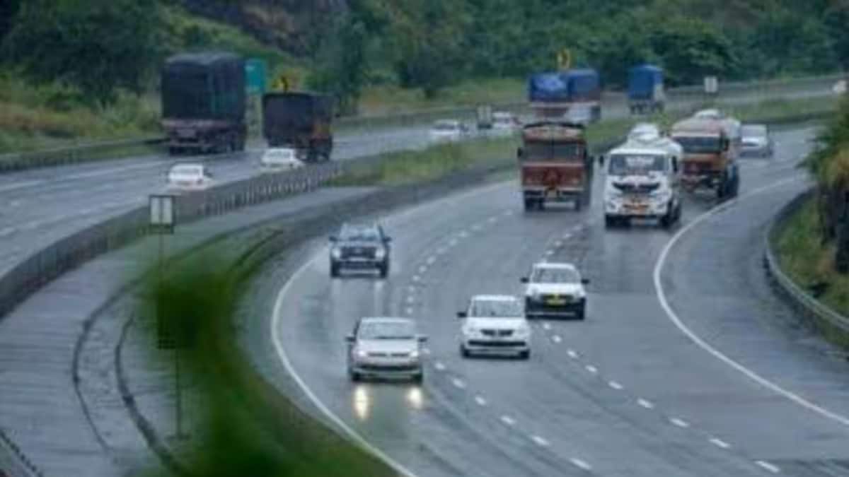 ‘Built 27 Years Ago, Still Pothole-Free’: Gadkari’s Mumbai-Pune Expressway & 6 Monsoon Stops Along It | Pune News ‘Built 27 Years Ago, Still Pothole-Free’: Gadkari’s Mumbai-Pune Expressway & 6 Monsoon Stops Along It | Pune News