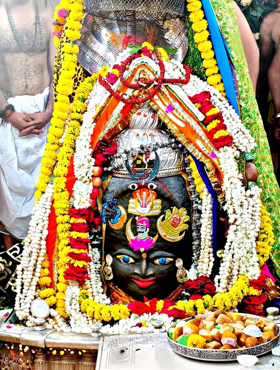 With the once-a-year Nagchandreshwar darshan coinciding with Nag Panchami, Shravan Somwar and the Mahakal Sawari, authorities have been preparing for a major influx of pilgrims. Crowd movement, traffic management, security and darshan arrangements are among the key concerns. (Image: shri.mahakaleshwar.ujjain/Instagram)