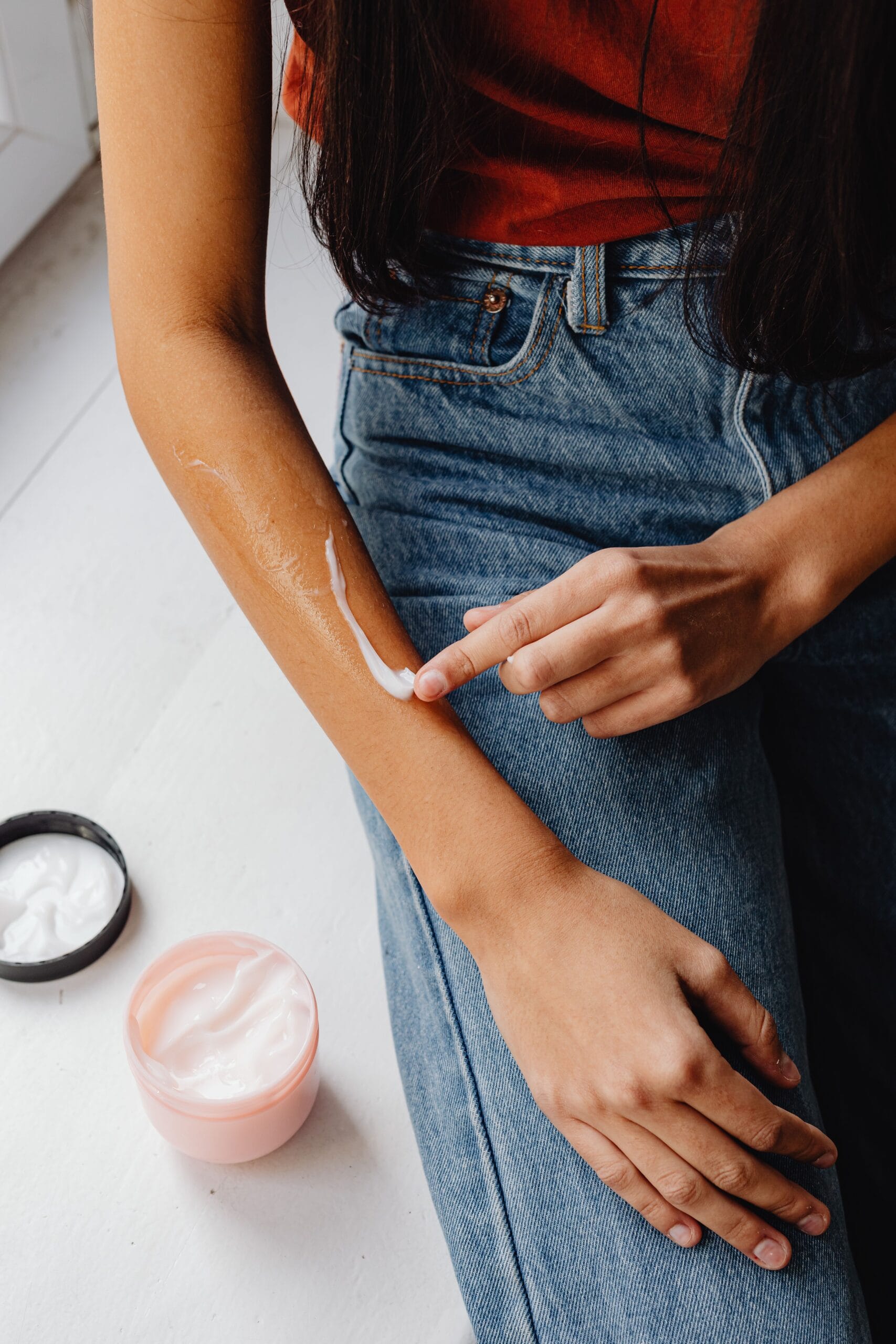 Is Your Skin Tight & Itchy? 5 Surprising Skin Issues That's Fixed With Daily Moisturising 11 pexels karola g 7281625 2026 08 6ab6c69349ce0f845dbd13d5f1f394d8 scaled