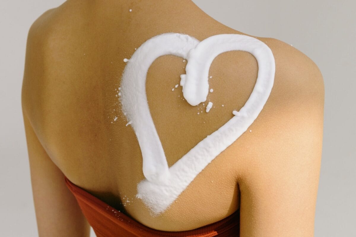 Is Your Skin Tight & Itchy? 5 Surprising Skin Issues That's Fixed With Daily Moisturising