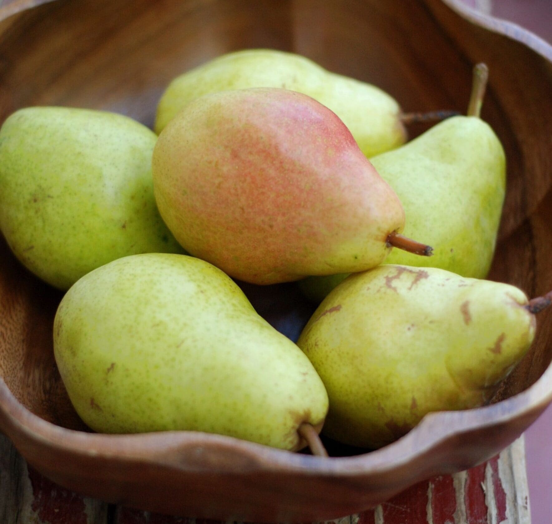 Pears: Pears are rich in tough crude fiber that can be overly harsh on an empty digestive tract. When eaten before breakfast, this heavy fiber damages delicate mucous membranes, slows down your digestion, and often triggers acute stomach aches and bloating.