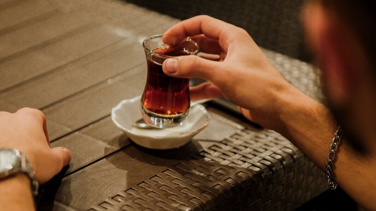 Dealing With Indigestion After Going Out To Eat? 6 Home Remedies That Act As Detox