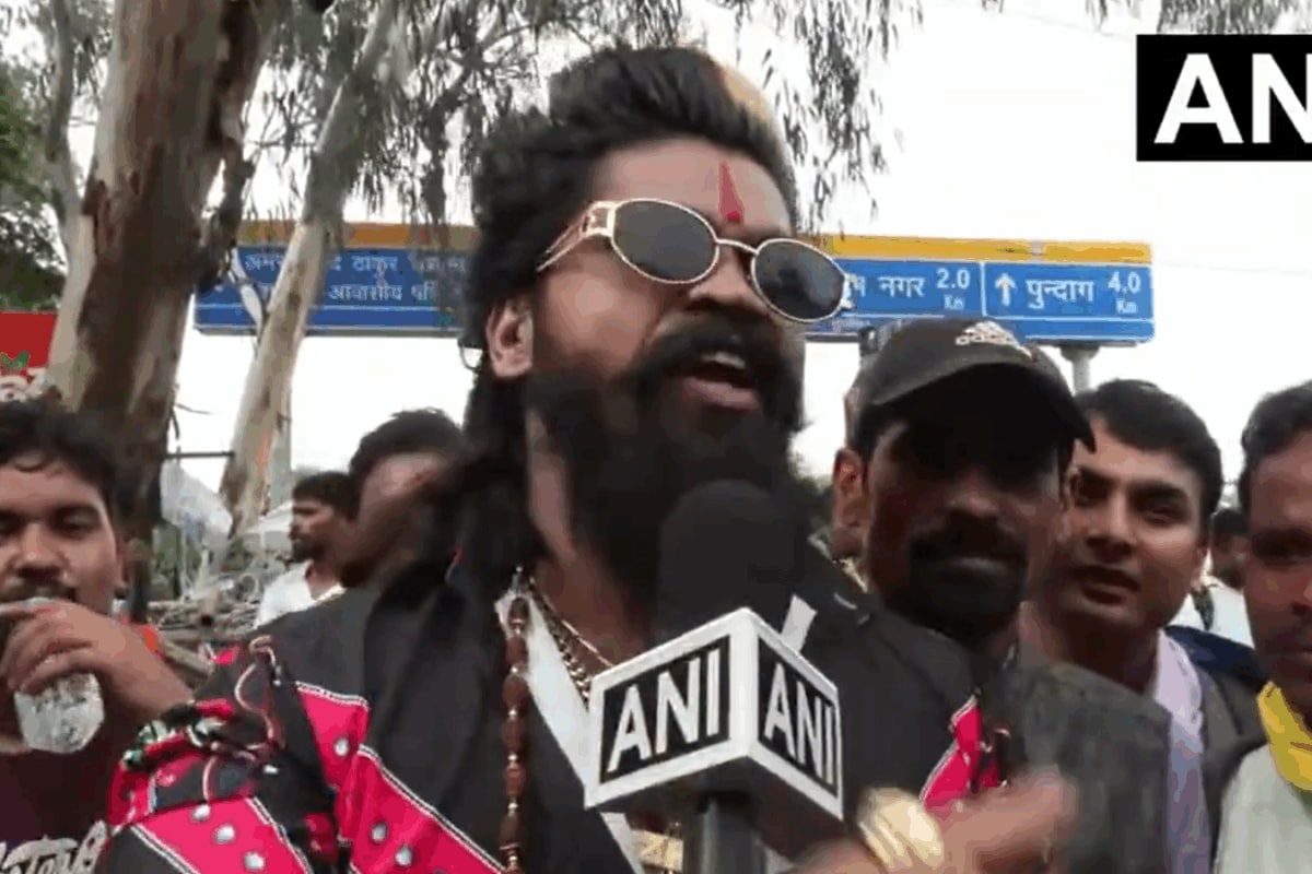 Jharkhand Students Face Water Cannons, Lathis — Then 'Pushpa' Walks In With 'Flower Nahi, Fire Hai' Vibe: 'Jhukega Nahi'