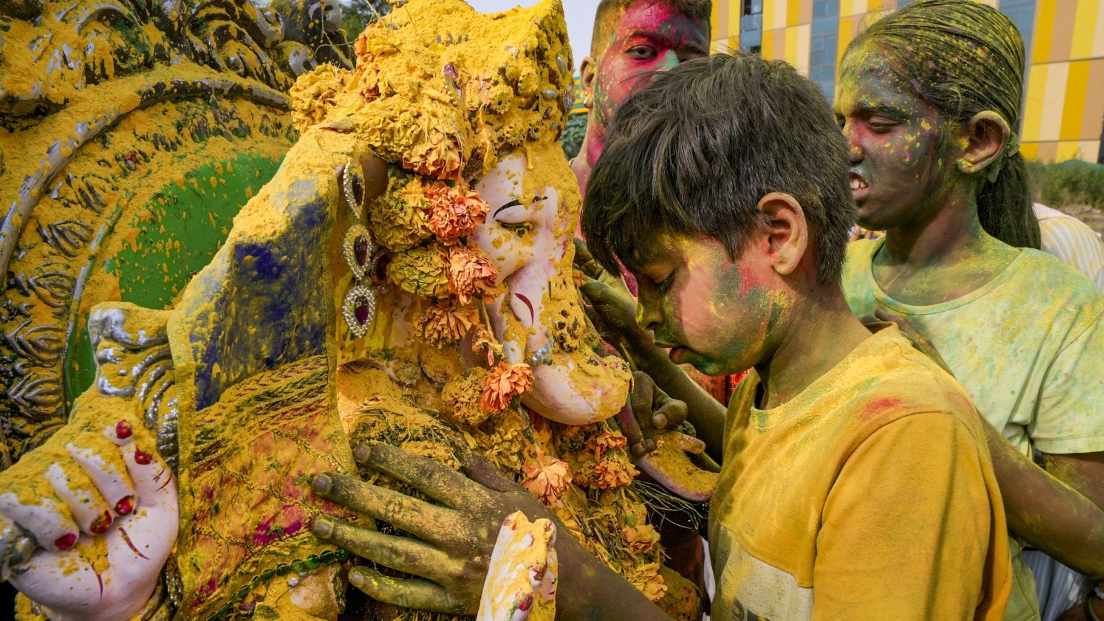 Lalbaugcha Raja Vs Mumbaicha Raja Vs GSB: What Makes Mumbai’s Famous Ganpatis Unique? 29 richest ganapati mumbai 2026 08 eb6bf87176811191a9bd38ddb90e1866