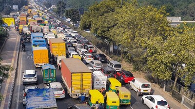 Traffic Alert: With the RSSB gathering scheduled through October 11 and Delhi Traffic Police warning of heavy traffic near Bhati Mines, commuters travelling between Gurgaon and south Delhi may want to allow additional time for their journeys.
