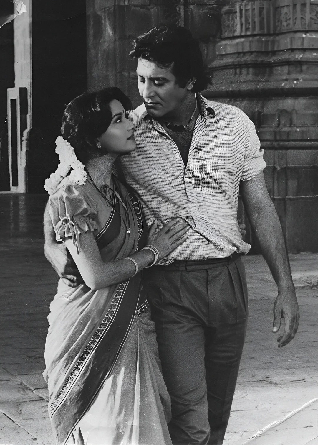 The scene continued to attract criticism after Dayavan hit theatres. Reports state that Feroz Khan received a legal notice seeking the removal of the sequence, while Madhuri herself is said to have requested that it be taken out.