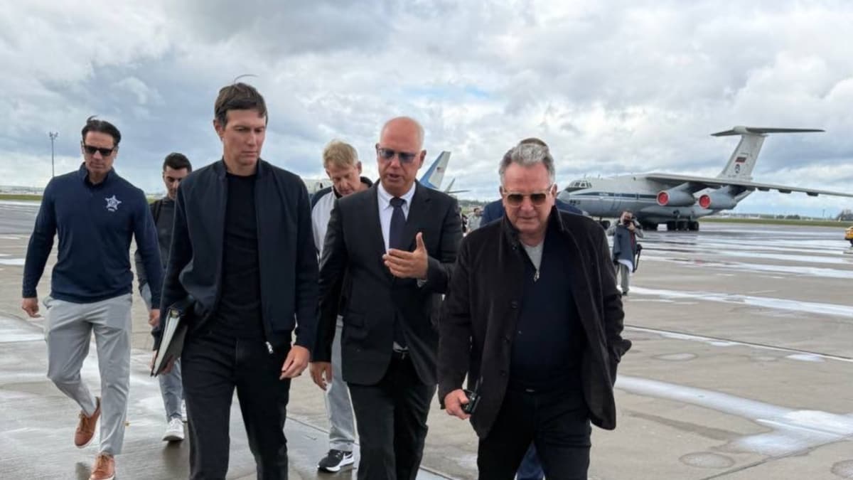 Putin Meets Trump Envoys Witkoff and Kushner in Moscow to Discuss Ukraine War