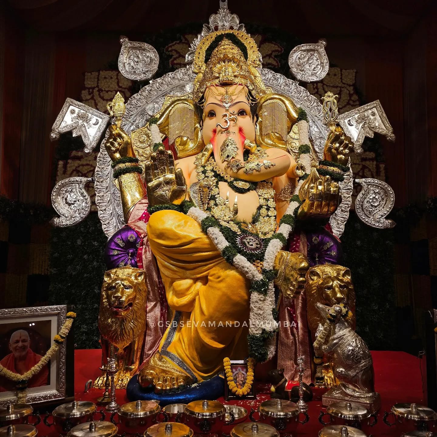 The GSB Seva Mandal’s Ganeshotsav has been celebrated since 1955 and will mark its 72nd edition this year from September 14 to September 18. Thousands of devotees are expected to visit the pandal every day, turning the area into a festive space that combines religious rituals, seva and the atmosphere of a traditional temple fair.