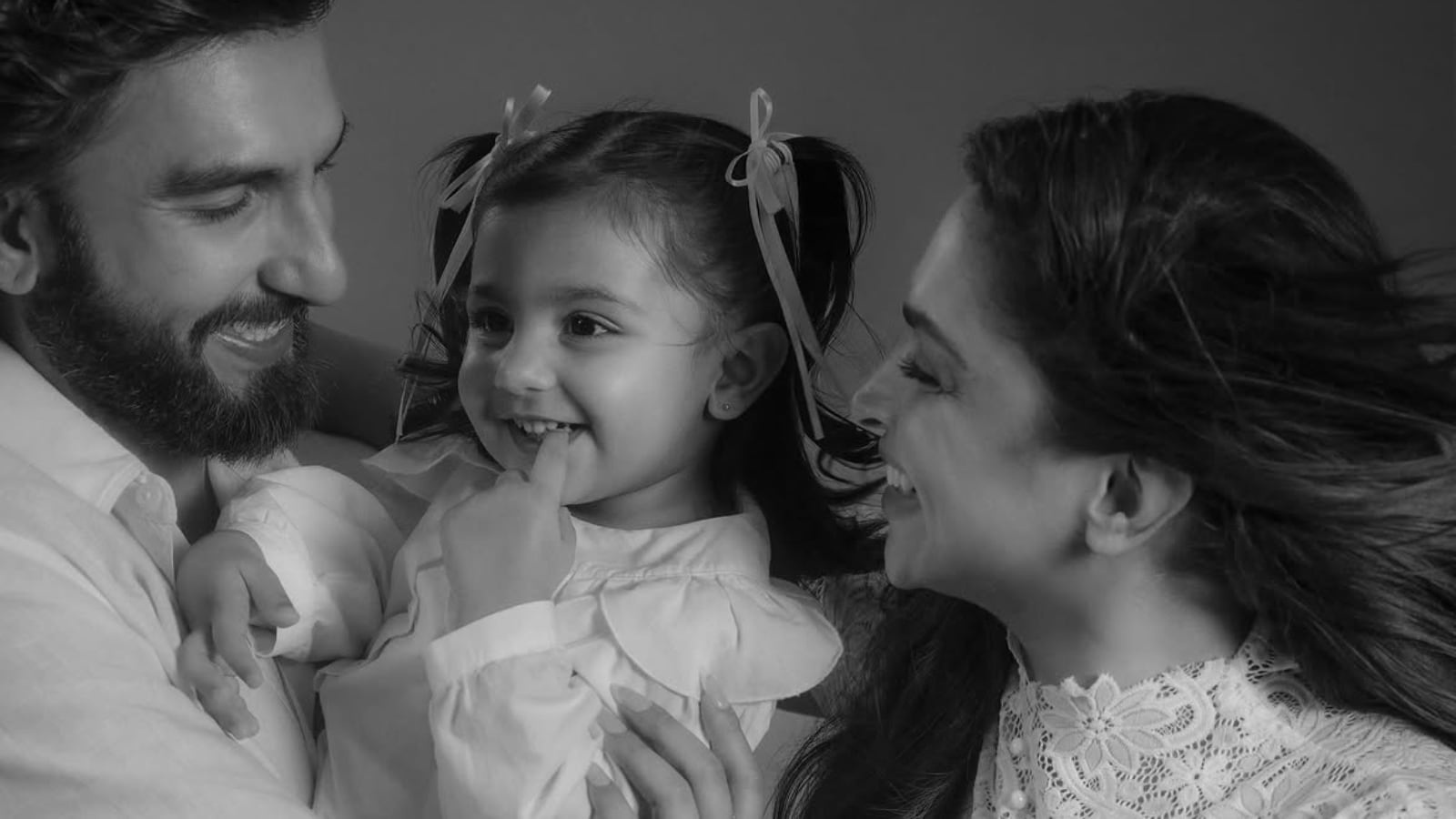 Deepika Padukone: दुआ बनेगी बड़ी बहन! रणवीर-दीपिका ने शेयर की दूसरी प्रेग्नेंसी की खूबसूरत झलक 6 9 2026 09 853e489db87cbbd88506c65f8dac0f4e