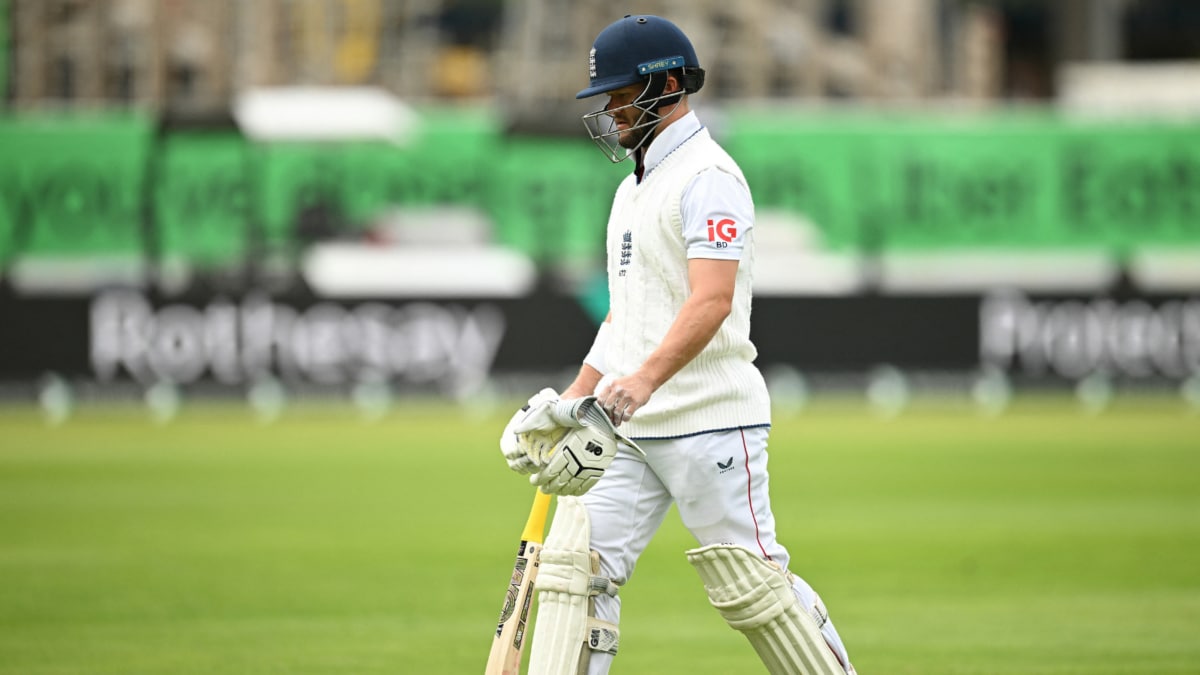 Geoffrey Boycott Launches Brutal Attack On 'Pig-Headed' England Star: 'Drop Him"