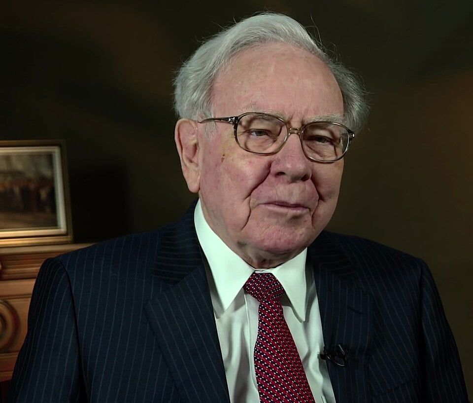 Be Fearful When Others Are Greedy: Capitalize on market panic by purchasing high-quality companies at steep discounts when sentiment is negative. Conversely, exercise extreme caution during speculative market euphoria when valuations become unsustainably stretched, maintaining cash reserves to strike when great opportunities arise. (Image: Wikimedia Commons)
