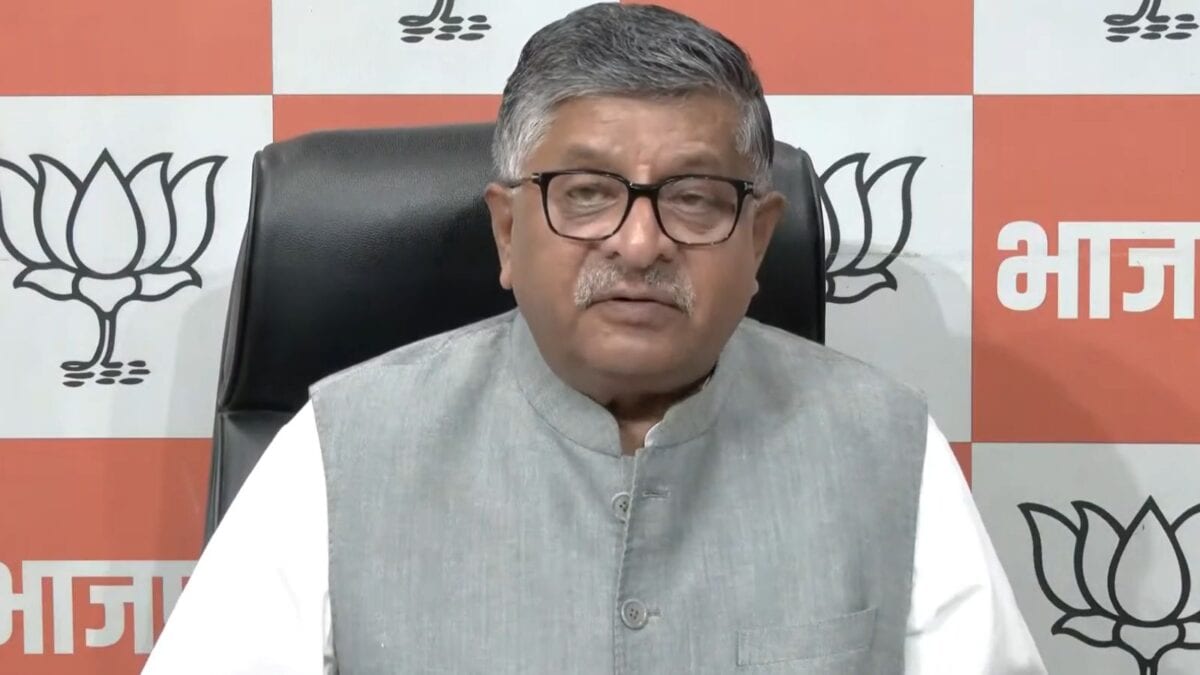 தேர்தல் ஆணையத்திற்கு பாஜக ஆதரவு; எதிர்க்கட்சிகளுக்கு கேள்வி