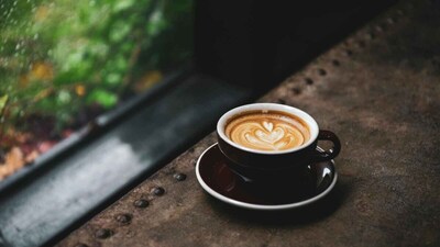 Want Better Memory? Drink Decaf Coffee, But Caffeine Helps With Anxiety ...