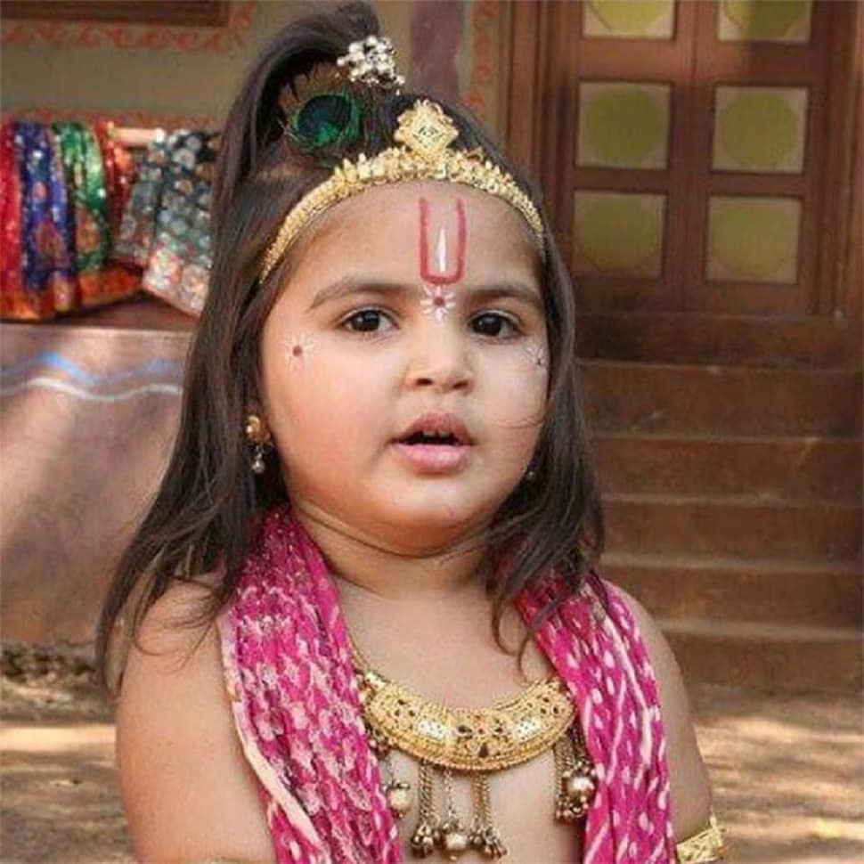 The Child Krishna Who Stole Hearts: How can we not mention this cute child actor. Dhriti Bhatia became a familiar face among television viewers after playing baby Krishna in Jai Shri Krishna. Her expressive performance and charming screen presence made her portrayal particularly memorable and earned her a special place among actors who played Krishna as a child.