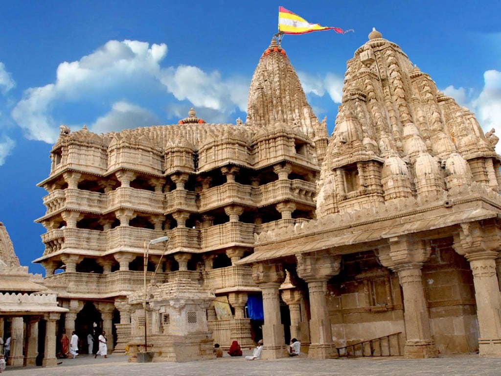 Dwarkadish Temple, GujaratA visit to this temple during Janmashtami offers a unique and deeply spiritual experience. The festivities begin with sacred Mangala Aarti and continue with special prayers, Shrinagar ceremonies and Maha Puja dedicated to Lord Krishna. Dwarkadish Temple, GujaratA visit to this temple during Janmashtami offers a unique and deeply spiritual experience. The festivities begin with sacred Mangala Aarti and continue with special prayers, Shrinagar ceremonies and Maha Puja dedicated to Lord Krishna.