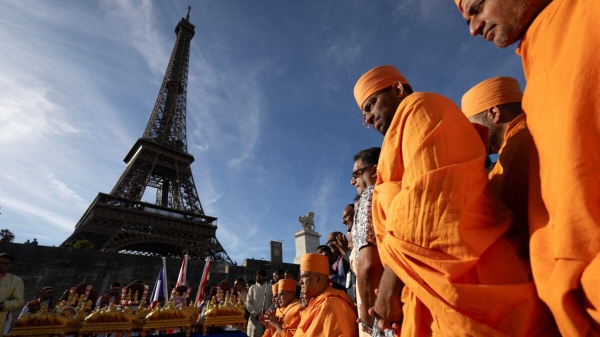 Eiffel Tower Closed After Women Asked to Step Aside