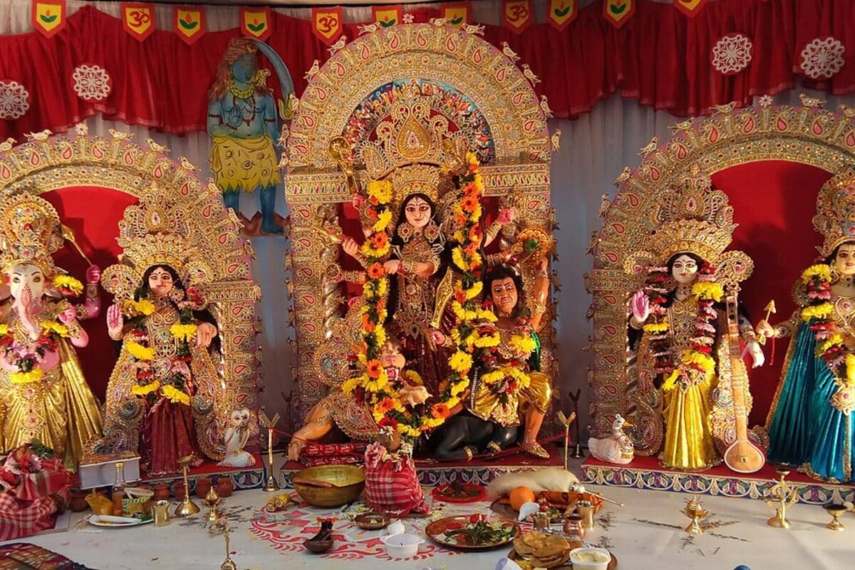 From Kolkata's Pandals To Ziro's Hills: 6 Festivals Worth Travelling Across The Country For