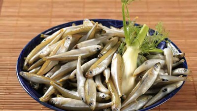 Genius Rice Water Trick Cleans Small Fish in Seconds Without Breaking! (Image: File Photo/ News18 Hindi)