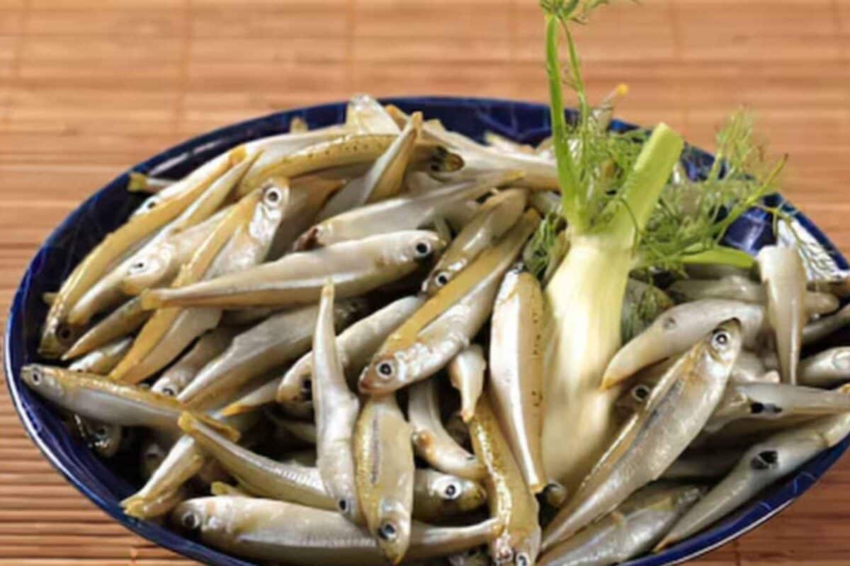 Tired Of Cleaning Tiny Fish One By One? Try This Easy Bengali Kitchen Hack