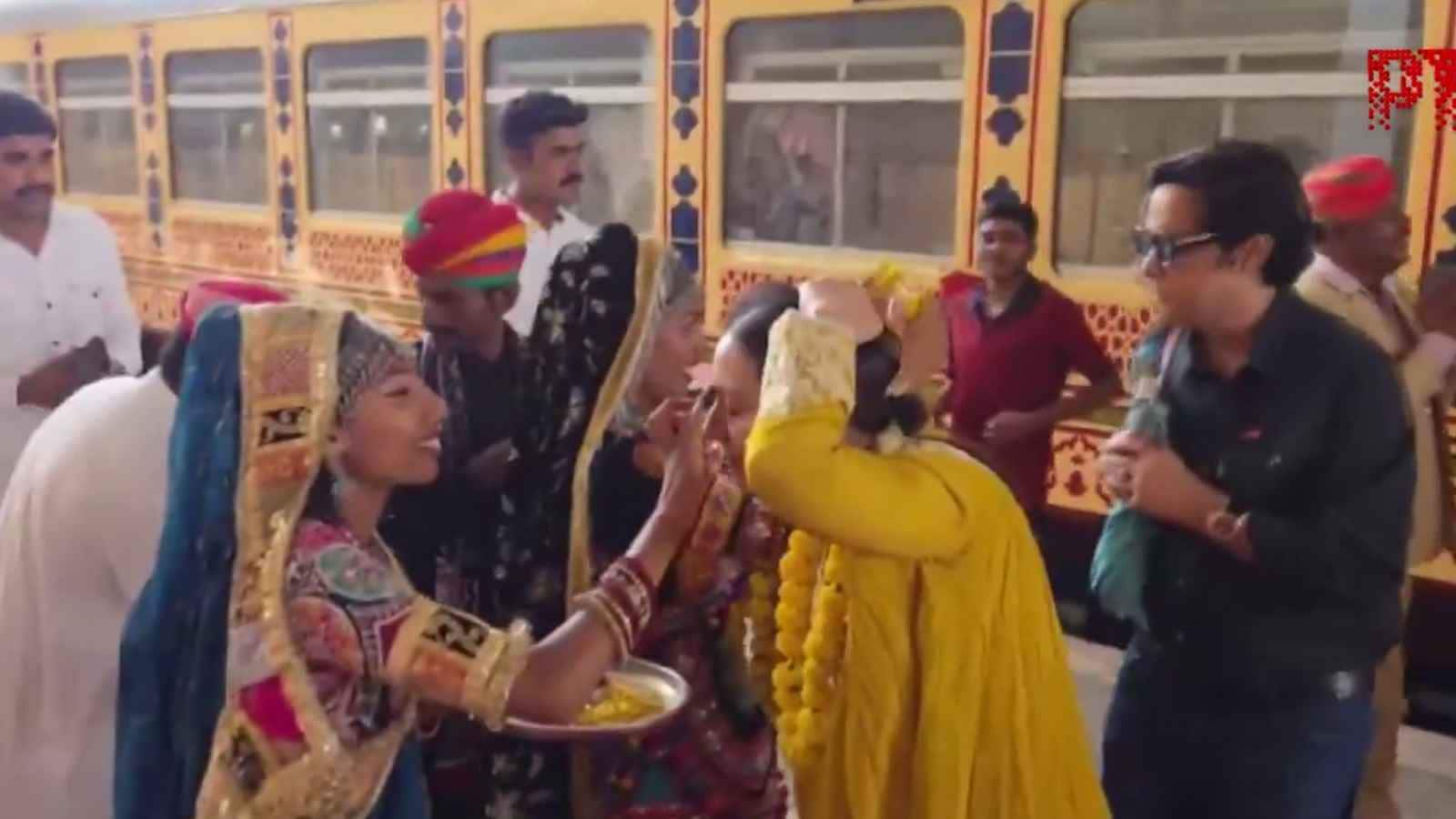 The world-renowned luxury train, Palace on Wheels, arrived in Jaisalmer on Sunday to mark its first journey of the new tourism season. A total of 75 domestic and international tourists received a warm, traditional welcome upon their arrival.