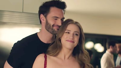 Lili Reinhart and Tom Bateman star as Olive Smith and Adam Carlsen in The Love Hypothesis, bringing academic romance, science and plenty of chemistry to the screen.