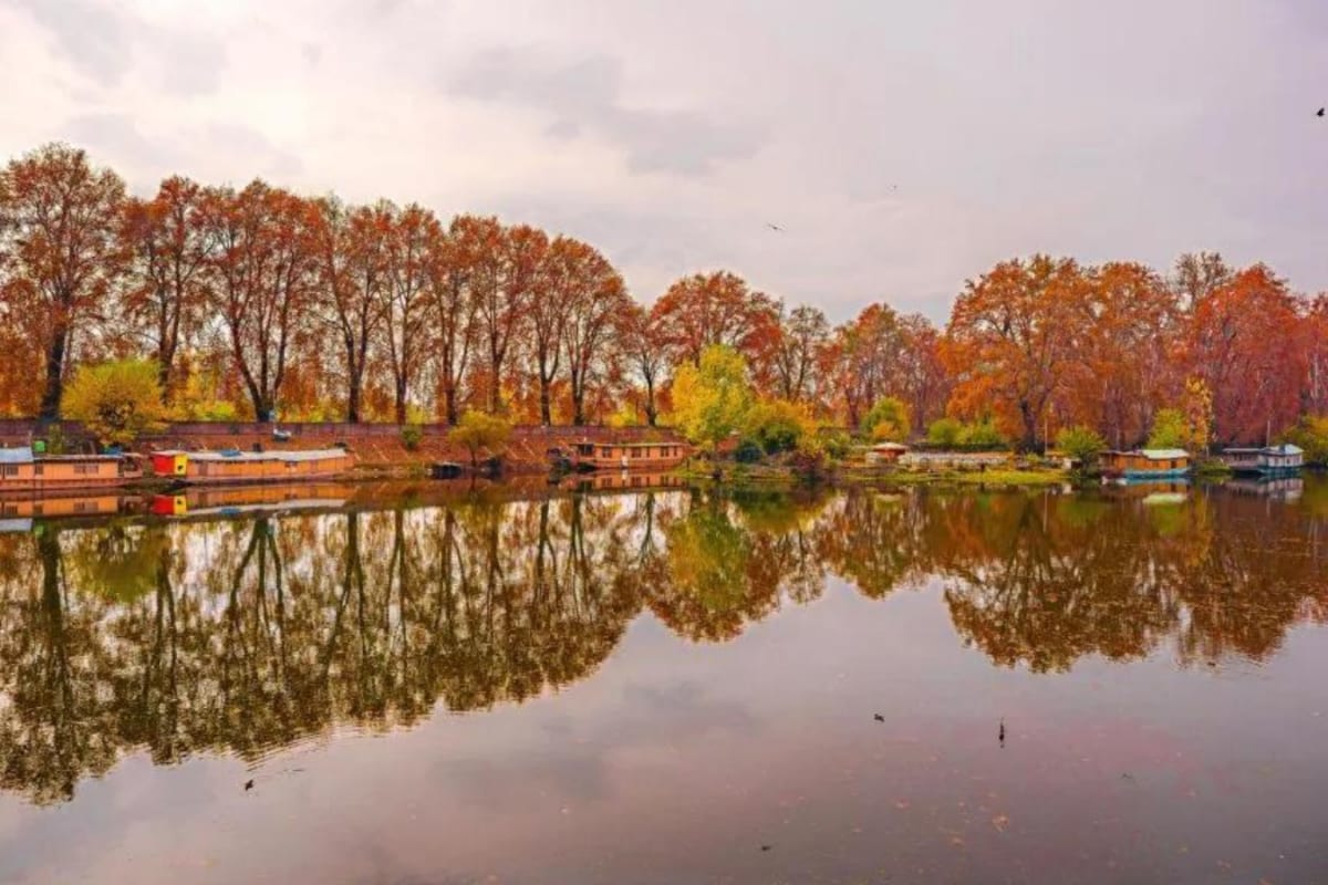 Planning A Kashmir Trip This Autumn? 7 Travel Essentials Worth Packing