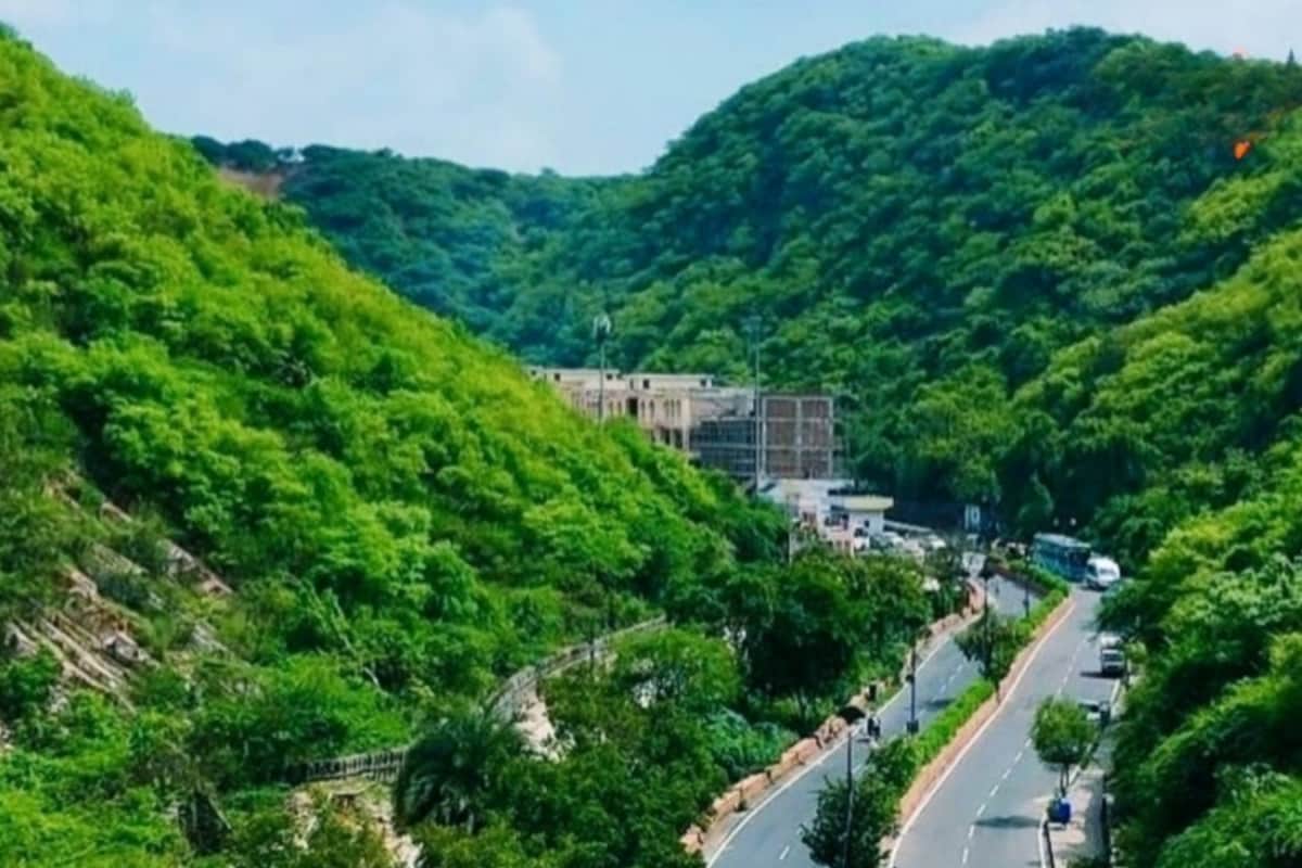 Beyond Forts And Palaces: Jaipur’s Best Monsoon Trekking Trails