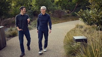 Apple is reportedly planning to remove some middle-management positions to shorten the distance between engineers and senior executives.