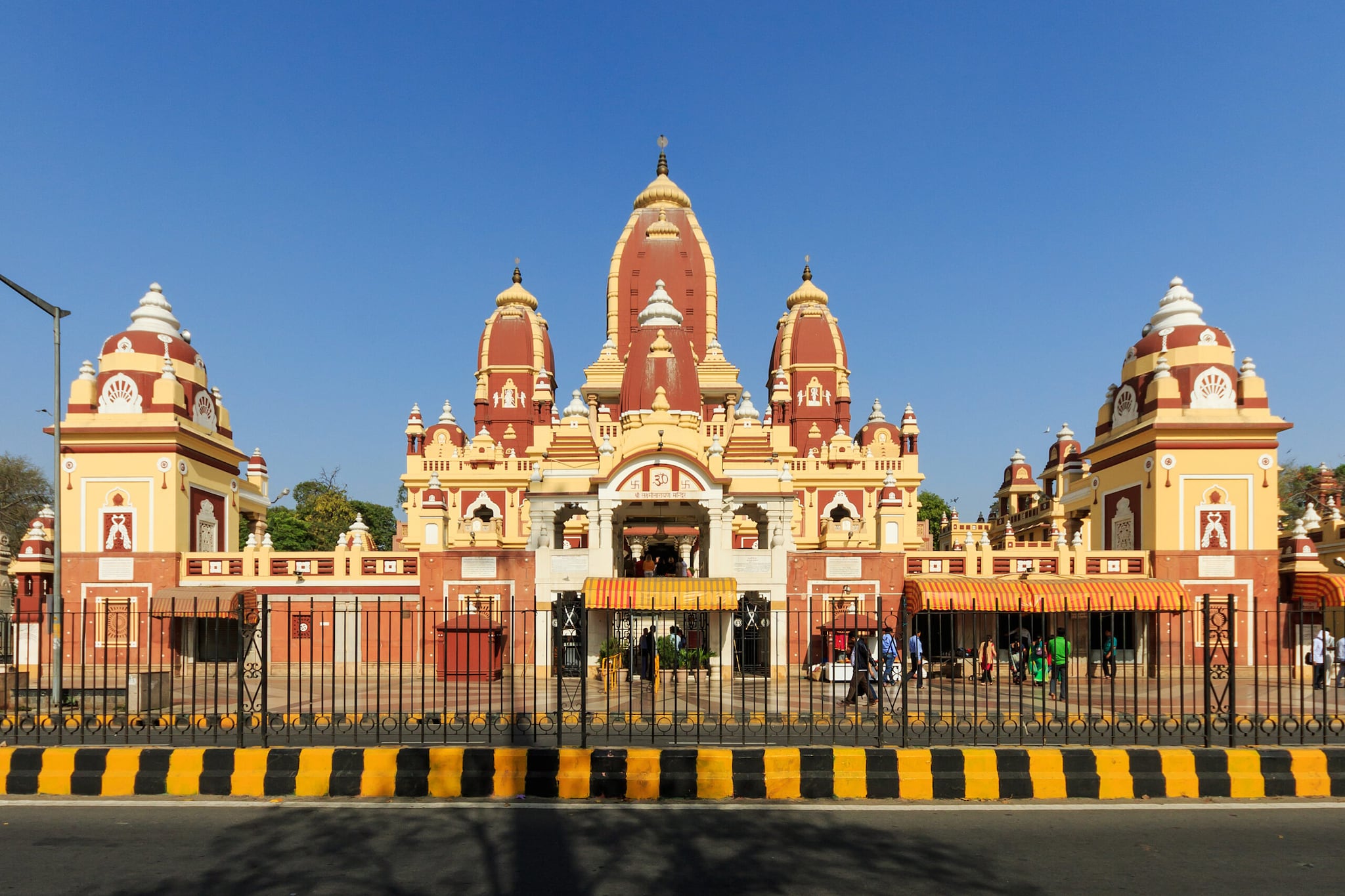 Birla Mandir, DelhiDuring Janmashtami, the temple is decorated with vibrant flowers and dazzling lights. Rituals like Maha Aarti and Abhishek are performed at midnight to mark the birth of Lord Krishna. Birla Mandir, DelhiDuring Janmashtami, the temple is decorated with vibrant flowers and dazzling lights. Rituals like Maha Aarti and Abhishek are performed at midnight to mark the birth of Lord Krishna.