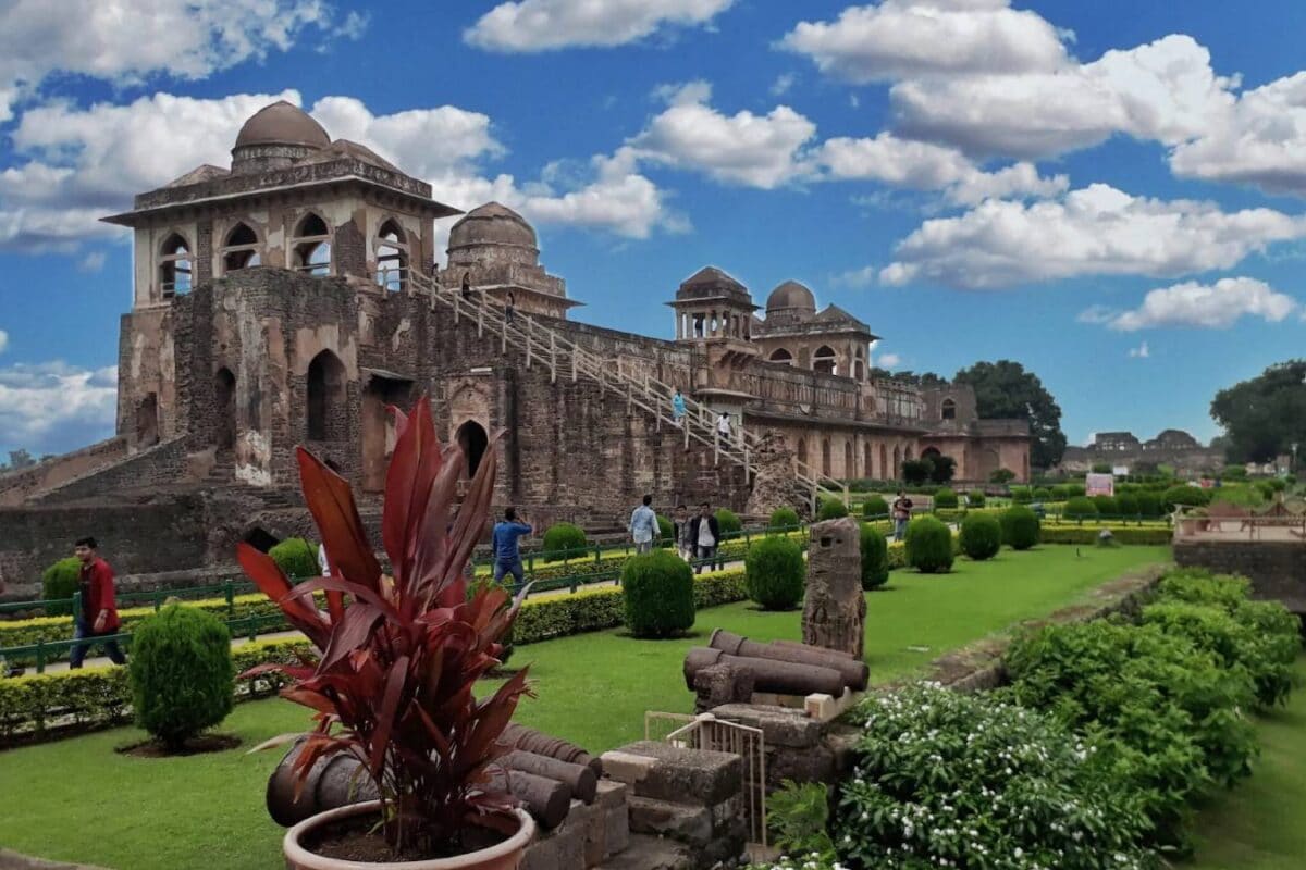 7 Lesser-Known Heritage Towns In India For Your Next Holiday