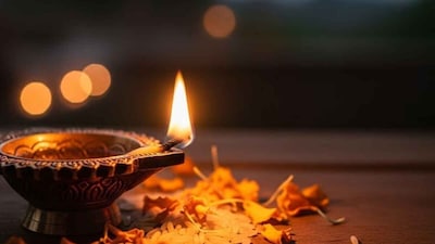 Never Mix Oil and Ghee! The Diya Mistake Ruining Your Puja (Image: File Photo/ News18)