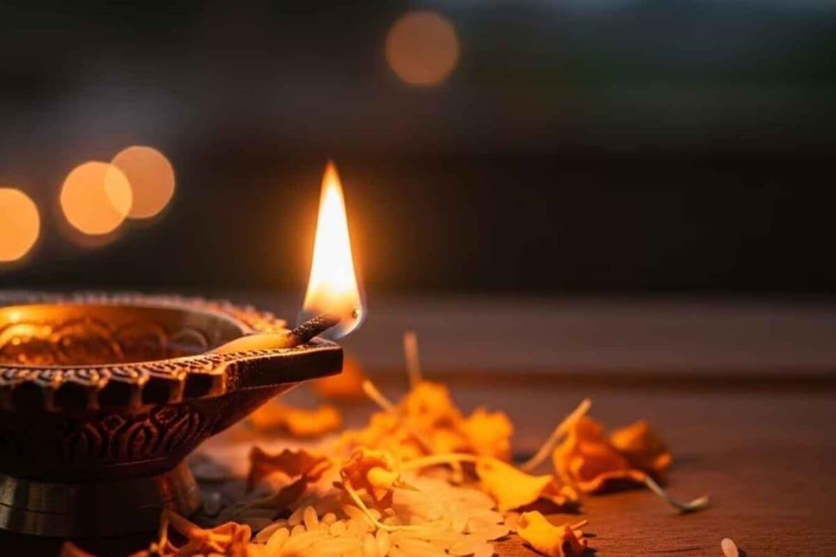 Lighting A Diya At Home? Don’t Make These Common Puja Mistakes