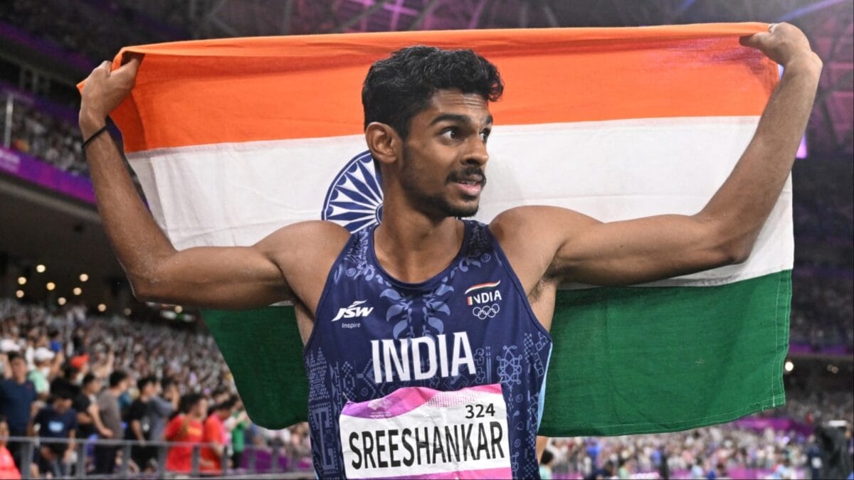 ஆசிய விளையாட்டுப் போட்டியில் நீளம் தாண்டுதலில் சிறீசங்கருக்கு வெள்ளிப் பதக்கம்