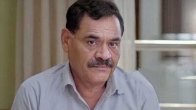 Mushtaq Khan passes away.