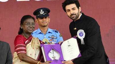 Kartik Aaryan was honoured with the Best Actor National Film Award for her performance in the film, Chandu Champion.