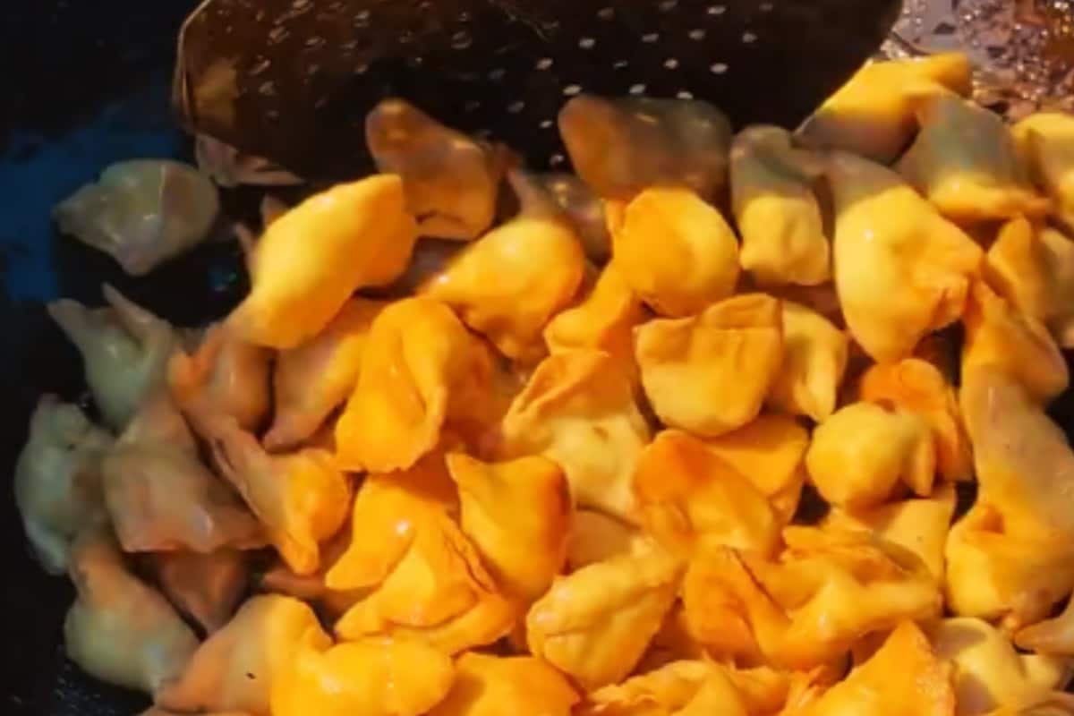 Prayagraj's Samosas Get ODOD Boost: What's Special, Who Benefits, And Where To Eat Them