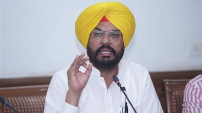 AAP spokesperson Kuldeep Singh Dhaliwal said the SIT should question both men to establish the alleged links in the Punjab drug case. (IMAGE: NEWS18)