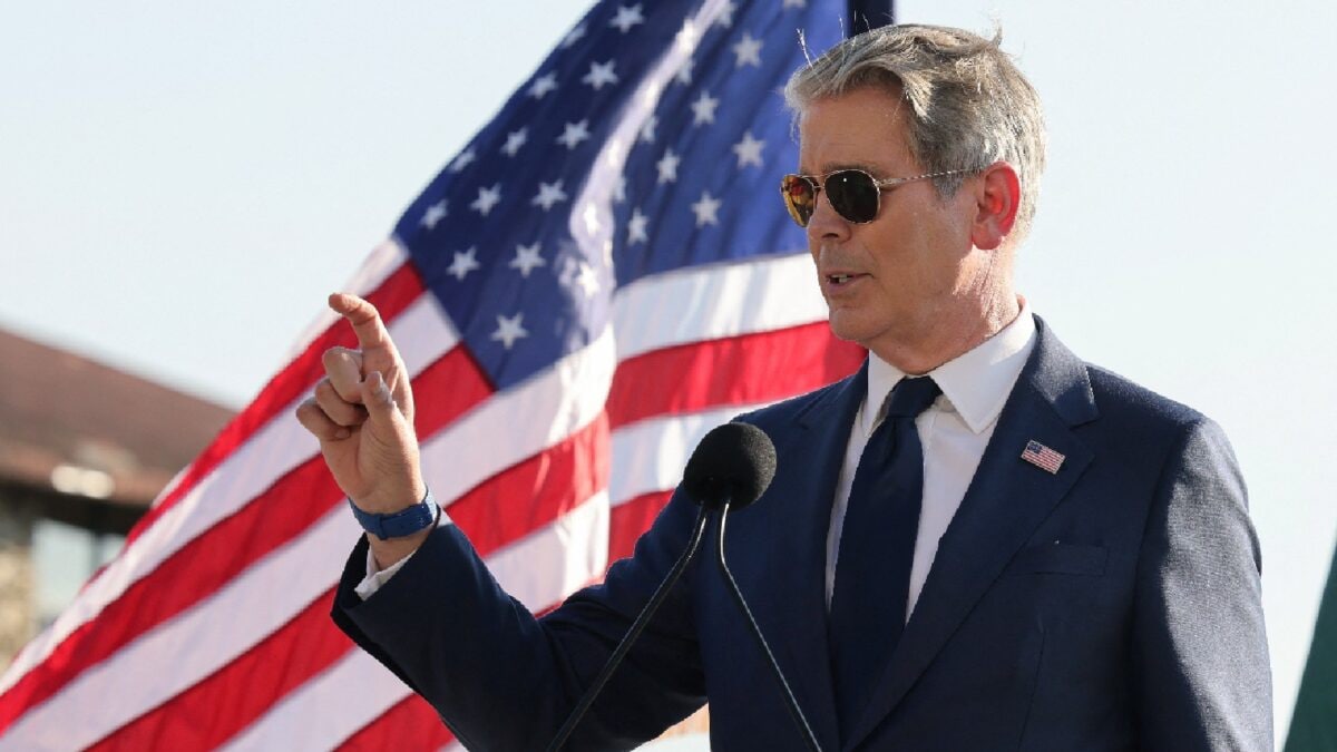 US Threatens Global Shutdown of Iranian Airlines on September 23