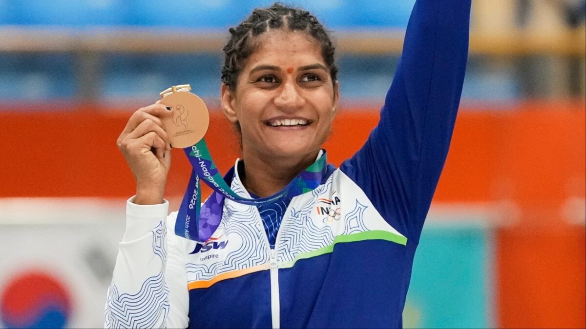ஆசிய விளையாட்டுப் போட்டியில் தங்கப் பதக்கம் பறிபோனதாக எம்.எம்.ஏ. வீராங்கனை குற்றச்சாட்டு