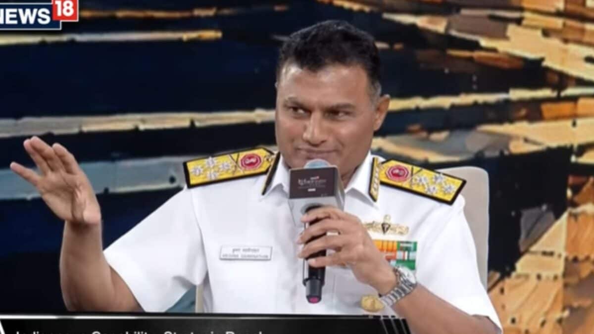2045ஆம் ஆண்டுக்குள் 230 கப்பல்கள்: இந்திய கடற்படை இலக்கு