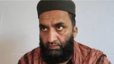 Umar Nazir Kashmiri said the committee would oppose the entry of security forces into the region irrespective of where they were deployed from. (News18)