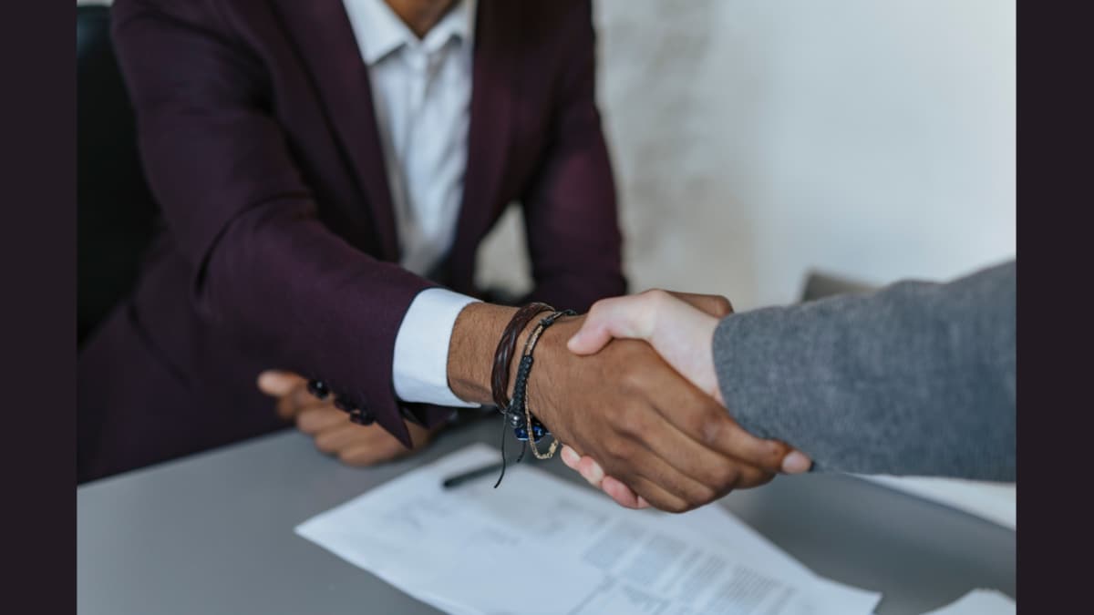 Jobseeker Uses Fake Reference After Former Boss Threatens To Ruin His Career: ‘Modern Problems Require Modern Solutions’