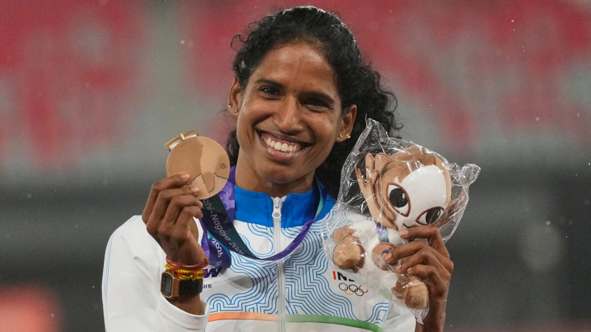 வித்யா ராம்ராஜ் ஆசிய விளையாட்டில் மூன்று பதக்கங்கள் வென்றார்