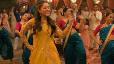 Yami Gautam performs as Mohini in Nayyi Navelli song Bhabhi Tabaahi during a wedding celebration.