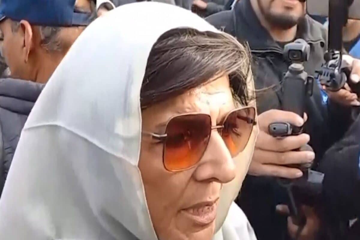 Aleema Khanum Accuses Pakistan Supreme Court Of Surrendering Authority In Imran Khan Transfer Order | Exclusive Details