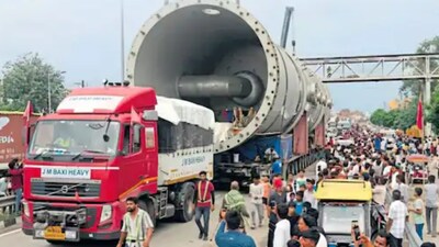 The National Highways Authority of India (NHAI) highway patrol team is involved in the operation to ensure the safe movement of the massive consignment.