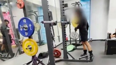 The video has triggered a broader debate online about gym etiquette, with many commenters recounting similar run-ins.