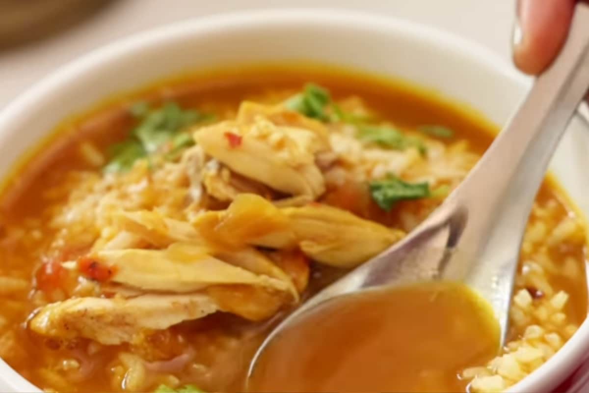 Want A Warm And Spicy Meal? This Chicken Rasam With Rice Is Just What You Need